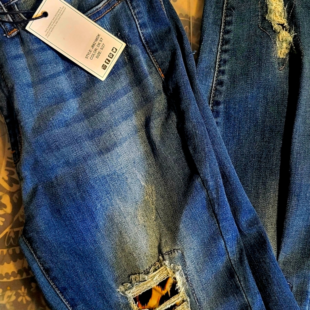 NWT SIZE 5/27 Judy Blue Leopard patch jeans